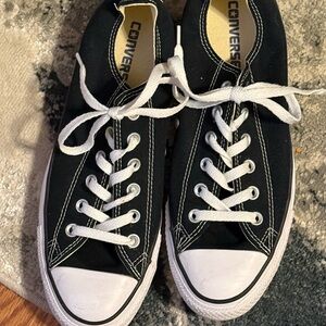 Converse Chuck Taylor All Star Black/White, size 9.5, like new